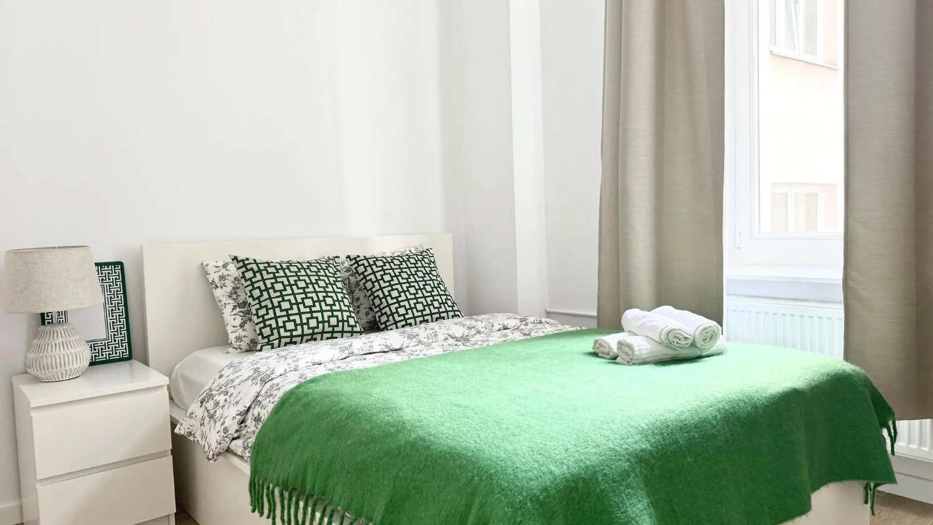 Luxury Design Apartments - Poznanska Warsaw City Center Polonya